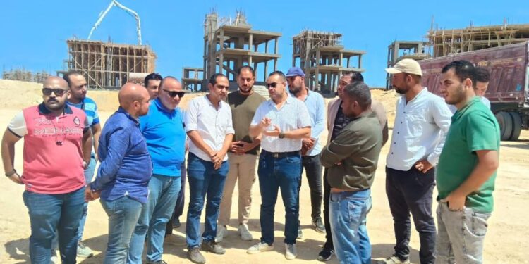 وزير الإسكان: يتابع الموقف التنفيذى لمشروعات مارينا 8