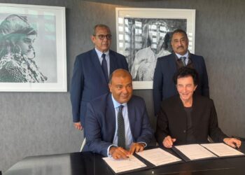 خالد حنفي يوقع مذكرة تعاون مع معهد العالم العربي في باريس لتعزيز التعاون الثقافي والاقتصادي
