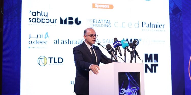 فريد: إصدار سندات توريق بنحو 211 مليار جنيه منذ 2022.. وتلقينا 31 طلبًا لتأسيس صناديق عقارية