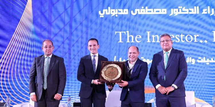 بالصور.. مؤتمر The Investor يكرم وزيرَي المالية والإسكان ورئيس هيئة الاستثمار وأمين عام المؤتمر