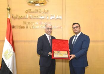 وزير الإسكان يستقبل وزير الأشغال البحريني لبحث أوجه التعاون بين مصر والبحرين