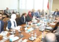 وزير الإسكان يعقد اجتماعا مع مسئولي الشركة السعودية المصرية لبحث عدد من الفرص الاستثمارية