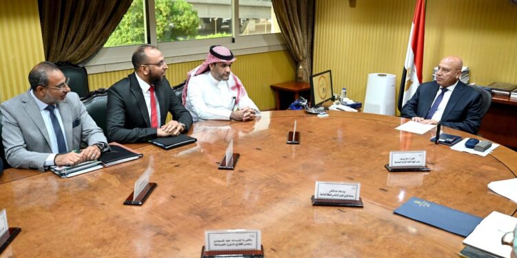 باستثمارات 2 مليار جنيه .. وزير الصناعة يبحث مع مجموعة كنان القابضة السعودية إقامة مجمع صناعي متكامل للصناعات النحاسية والمعدنية 