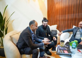 جناح الشركة شهد حضورًا لافتًا من العملاء والزوار .. قوافل للتطوير العقاري تستضيف الفنان كريس المصري في سيتي سكيب 2025