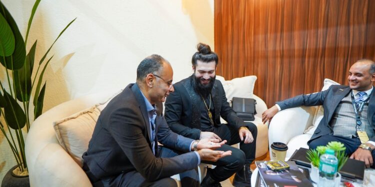 جناح الشركة شهد حضورًا لافتًا من العملاء والزوار .. قوافل للتطوير العقاري تستضيف الفنان كريس المصري في سيتي سكيب 2025