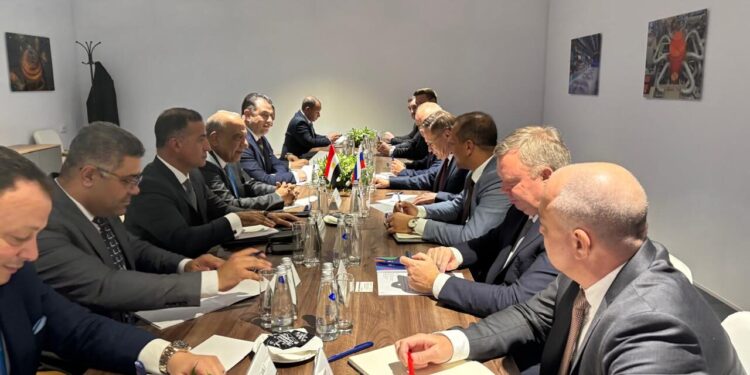  فى القمة النووية موسكو .. وزير الكهرباء يجتمع برئيس شركة «روسآتوم» الروسية وفريق العمل القائم على مشروع محطة الضبعة النووية