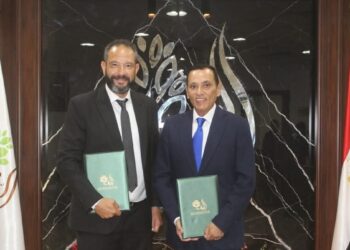 شركة «تنمية الريف المصري الجديد» توقع عقد تخصيص 10,844 فدانًا مع «شركة جرين لاب للاستصلاح الزراعى» من أجل زراعة وتصنيع تمور المجدول في الفرافرة
