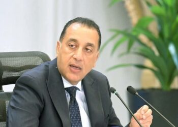 رئيس الوزراء يصل إلى «القنطرة غرب الصناعية» لافتتاح أولى مشروعاتها