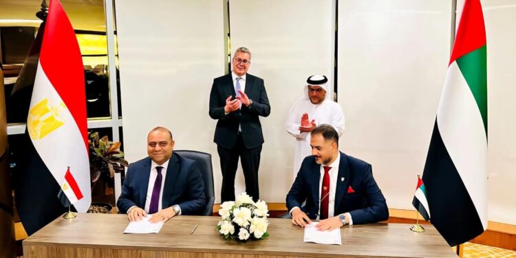 لتعزيز دور مصر كمركز إقليمي للطاقة .. وزير البترول والثروة المعدنية يشهد توقيع 3 اتفاقيات مع إمارة الفجيرة
