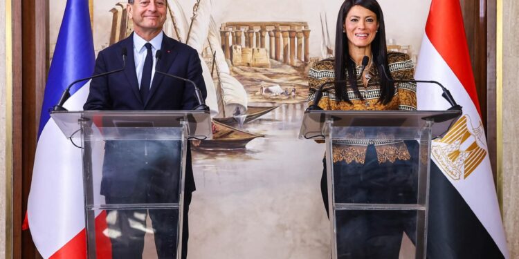 وزيرة التخطيط والسفير الفرنسي يُعلنان تجديد اتفاق التعاون الفني والمالي بين مصر وفرنسا بقيمة 4 مليارات يورو حتى 2030