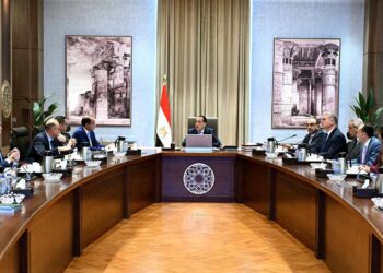 رئيس الوزراء يستعرض جهود تجهيز الشركات الحكومية للطرح وسُبل تنشيط البورصة المصرية