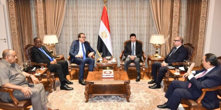 استعدادًا لاستضافة مصر دورة الألعاب الإفريقية 2027 .. وزير الرياضة يُنهي الخلاف بين «الأنوكا» و«الأوكسا» ويؤكد وحدة الصف الرياضى الأفريقي