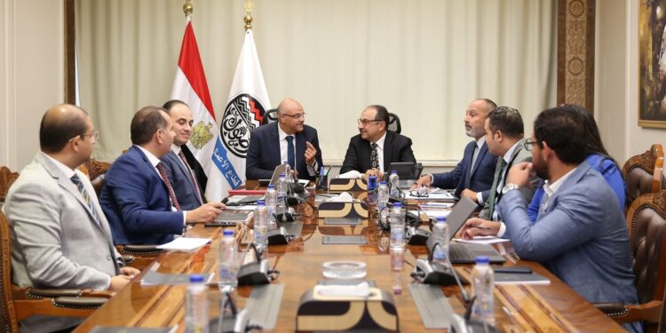 وزير قطاع الأعمال العام يستقبل محافظ القليوبية لبحث تعزيز التعاون وتعظيم الاستفادة من الأصول وتحقيق تنمية مستدامة تخدم المواطنين