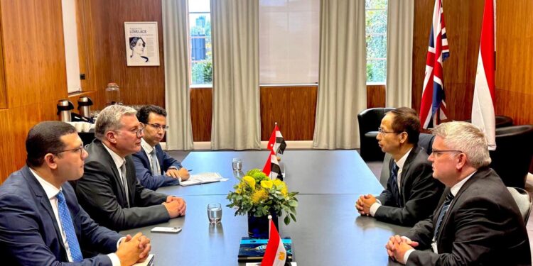 سينوك الصينية تبدي رغبتها في الاستثمار في البحث عن البترول والغاز في مصر لأول مرة