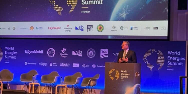 في القمة العالمية للطاقة بلندن.. وزير البترول حفر 480 بئرًا استكشافية جديدة باستثمارات 5.7 مليارات دولار