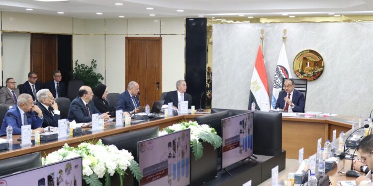 وزير قطاع الأعمال العام:61 مليار جنيه إيرادات القابضة للصناعات المعدنية بنمو 30%.. وصافي الربح يرتفع إلى 14.4 مليار جنيه.. والصادرات تتجاوز 36.5 مليار جنيه بزيادة 70%