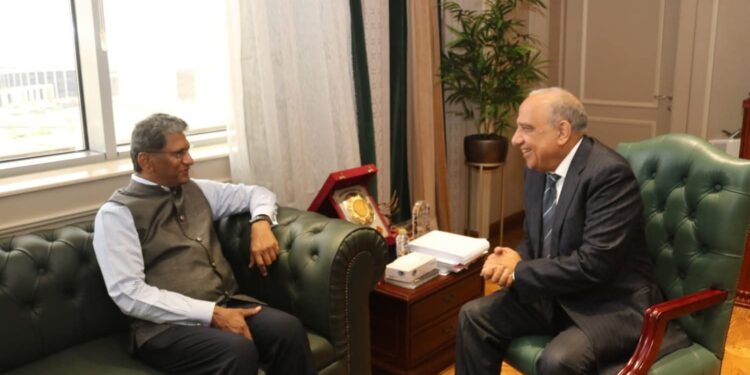 وزير الكهرباء يستقبل سفير الهند لبحث سبل تعزيز التعاون والشراكة وتبادل الخبرات في مجالات الطاقة المتجددة