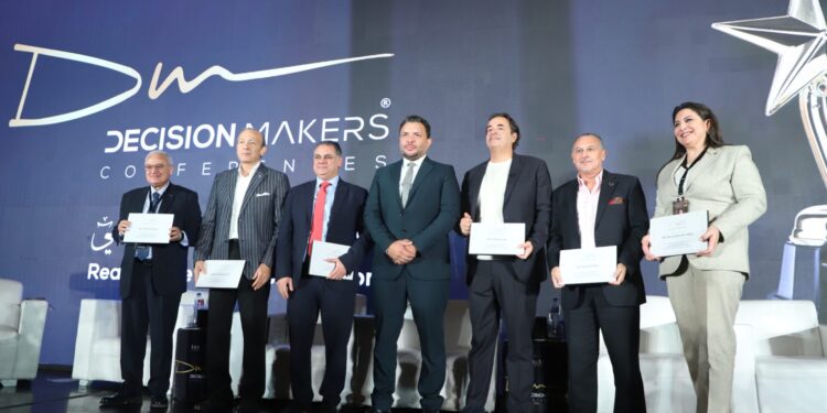 مقترحات لتعزيز فرص الاستثمار السياحي خلال جلسات مؤتمر «صناع القرار» في نسخته السابعة بحضور عدد من المستثمرين والخبراء