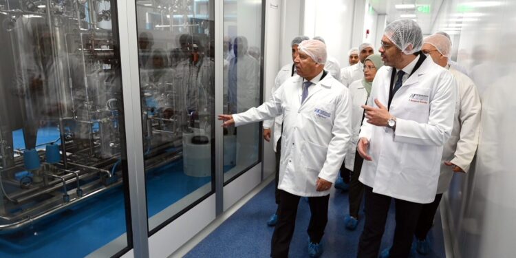 وزير الصناعة يفتتح خطي إنتاج جديدين بمصنع متخصص في الصناعات الغذائية باستثمارات امريكية 280 مليون دولار