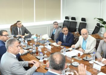 وزير الإسكان يعقد اجتماعاً مع مسئولي شركة «فاوندرز للتطوير العقاري» لبحث فرص التعاون وآليات تسويق عددٍ من مشروعات الوزارة