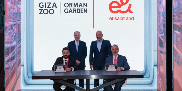 إي آند بيزنس توقع مذكرة تفاهم لتحويل حديقتي الحيوان والاورمان إلى نموذج عالمي للحدائق الذكية