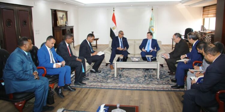 وزير الزراعة يبحث مع نظيره السوداني تعزيز التعاون المشترك