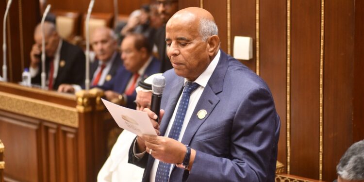 المهندس حلمي جاويش يؤدي اليمين الدستورية خلال الجلسة الافتتاحية لمجلس الشيوخ