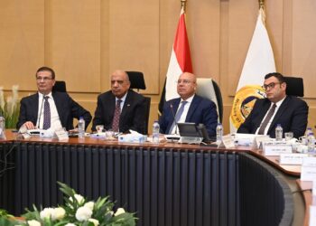 وزير الصناعة يترأس الاجتماع الثالث والثلاثين للمجموعة الوزارية للتنمية الصناعية