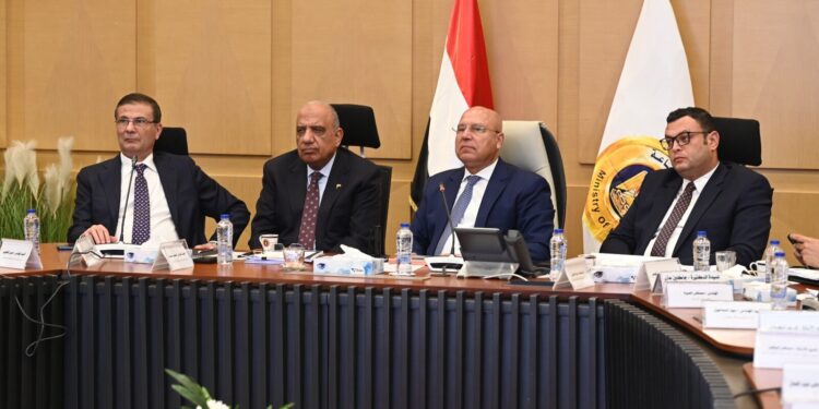 وزير الصناعة يترأس الاجتماع الثالث والثلاثين للمجموعة الوزارية للتنمية الصناعية