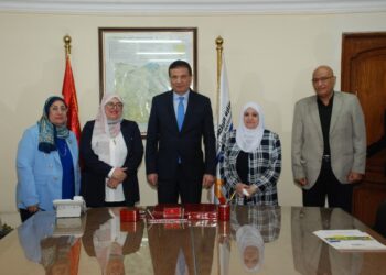 وزير الزراعة يلتقي وعدد من باحثين «البحوث الزراعية» ويوجه بتذليل العقبات أمامهم لدعم الأمن الغذائي