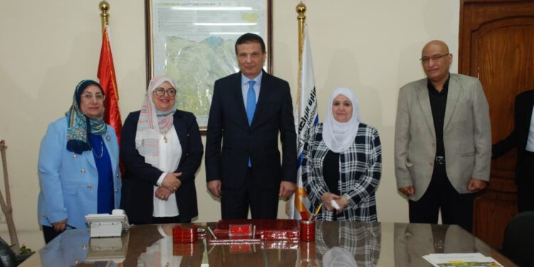 وزير الزراعة يلتقي وعدد من باحثين «البحوث الزراعية» ويوجه بتذليل العقبات أمامهم لدعم الأمن الغذائي