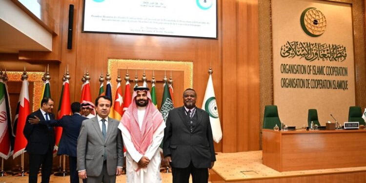 رئيس اتحاد المقاولين بالدول الإسلامية يشارك في الاجتماع الأول لأطراف اتفاقية تشجيع الاستثمارات بين الدول الأعضاء في منظمة التعاون الإسلامي