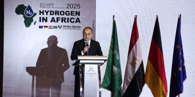 انطلاق فعاليات اليوم الأول من المؤتمر الدولي الثالث للهيدروجين في أفريقيا – القاهرة