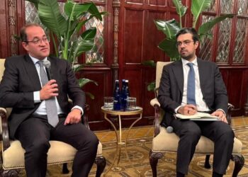 وزير المالية في حوار مفتوح مع مستثمرين دوليين ببنك «ستاندرد تشارترد» و«سيتي بنك»: الاقتصاد المصرى.. يتحسن وينمو بتزايد ثقة المستثمرين