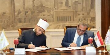 وزير الأوقاف ورئيس شركة العاصمة الإدارية يوقعان بروتوكول تعاون لإدارة وتشغيل مسجد مصر والمركز الثقافي الإسلامي بالعاصمة الجديدة
