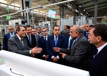 رئيس الوزراء يفتتح توسعات المصنع الإقليمي لشركة «شنايدر إلكتريك» بمدينة بدر