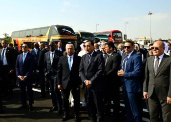 عقب افتتاحه: رئيس الوزراء يشهد اصطفافاً بالمعرض والمؤتمر الدولي للنقل الذكي المصنعه محليا ضمن خطة الحكومة لتوطين مختلف الصناعات