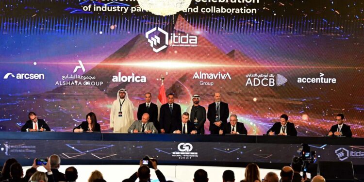 رئيس الوزراء يشهد توقيع عدد من مذكرات التفاهم في مجال صناعة التعهيد وتصدير الخدمات الرقمية بين هيئة تنمية صناعة تكنولوجيا المعلومات و55 شركة عالمية ومحلية