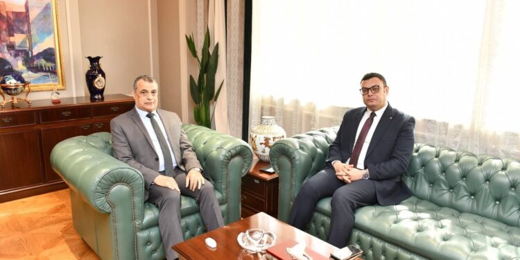 وزيرا «الإنتاج الحربي» و«الإسكان» يناقشان مستجدات مشروعات المبادرة الرئاسية «حياة كريمة»