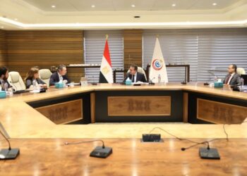 وزير الصحة يستقبل وفد البنك الأوروبي لإعادة الإعمار والتنمية لبحث تطوير المنشآت الصحية وتعزيز الاستثمارات بالقطاع الصحي