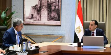 رئيس الوزراء يُتابع عددًا من ملفات عمل وزارة السياحة والآثار