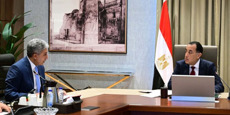 رئيس الوزراء يُتابع عددًا من ملفات عمل وزارة السياحة والآثار