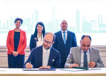 مصر توقّع مع الوكالة الفرنسية للتنمية وبنك الاستثمار الأوروبي اتفاق تمويل ميسر ومنحة بقيمة 53.8 مليون يورو لتنفيذ برنامج الصناعات الخضراء المستدامة GSI