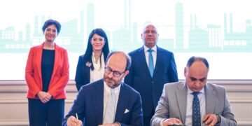 مصر توقّع مع الوكالة الفرنسية للتنمية وبنك الاستثمار الأوروبي اتفاق تمويل ميسر ومنحة بقيمة 53.8 مليون يورو لتنفيذ برنامج الصناعات الخضراء المستدامة GSI