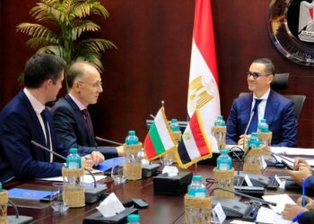 وزير الاستثمار يلتقي سفير بلغاريا بالقاهرة لبحث سبل تعزيز العلاقات الاقتصادية بين البلدين