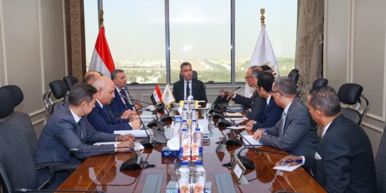 وزير التموين يجتمع مع رئيس الشركة العامة لتجارة الجملة لمتابعة استعدادات شهر رمضان المبارك وتوافر السلع الأساسية