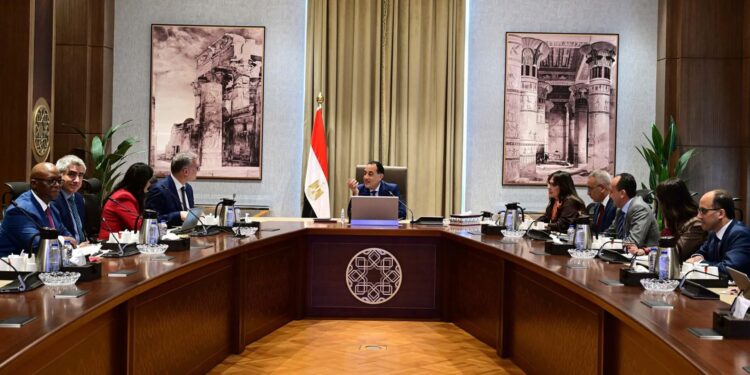 رئيس الوزراء يلتقي مسئولي شركة «أنجلوجولد أشانتي» مُشغل منجم السكري للذهب