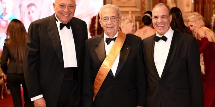 للمرة الاولى خارج اوروبا .. الوزراء والسفراء ونجوم الفن والاعلام يشاركون الامراء بمراسم «الجراند بول» الملكي بقصر عابدين