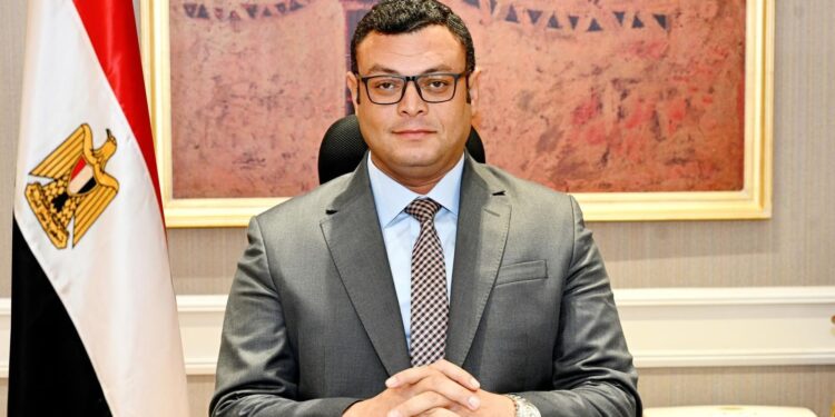 مسئولو «الإسكان» يتابعون ملف التقنين ومعدلات التنفيذ بالأراضي المضافة بالعبور الجديدة