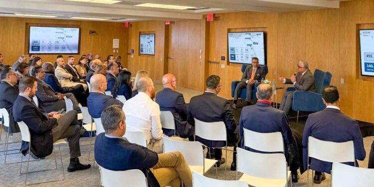 رئيس اقتصادية قناة السويس يلتقي شركات أمريكية كبرى في نيويورك لمد جسور التعاون الصناعي والاستثماري